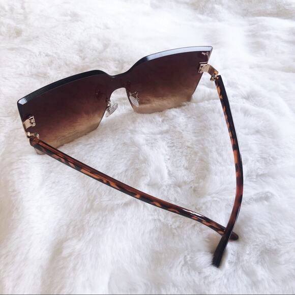 Dana Brown Rimless Oversized Cat Eye Sunglasses - Picture 7 of 9